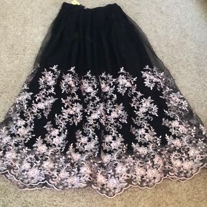 Embroidered Long skirt fancy